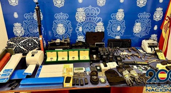 La Policía Nacional desarticula un entramado especializado en “vuelcos” al que se atribuye el robo de una furgoneta en Marbella