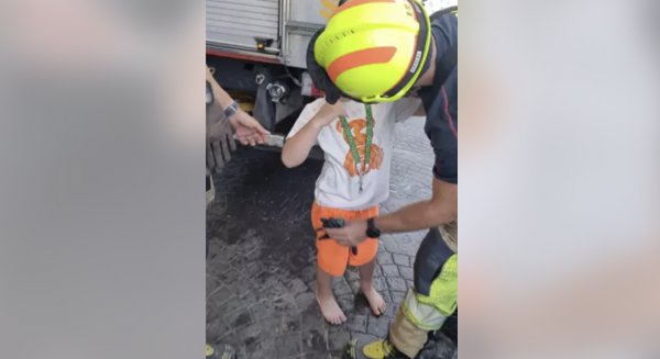 Un menor es rescatado por los Bomberos tras quedar atrapado en una atracción infantil en Benalmádena