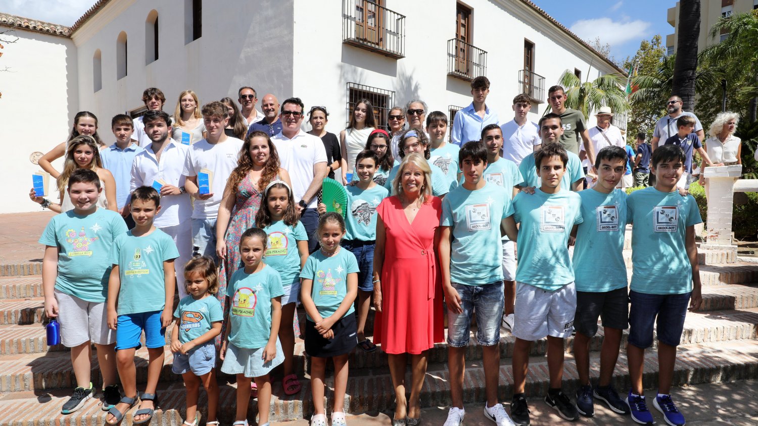 El Ayuntamiento de Marbella premia a once jóvenes y entidades del municipio por su “talento y su prometedora trayectoria”
