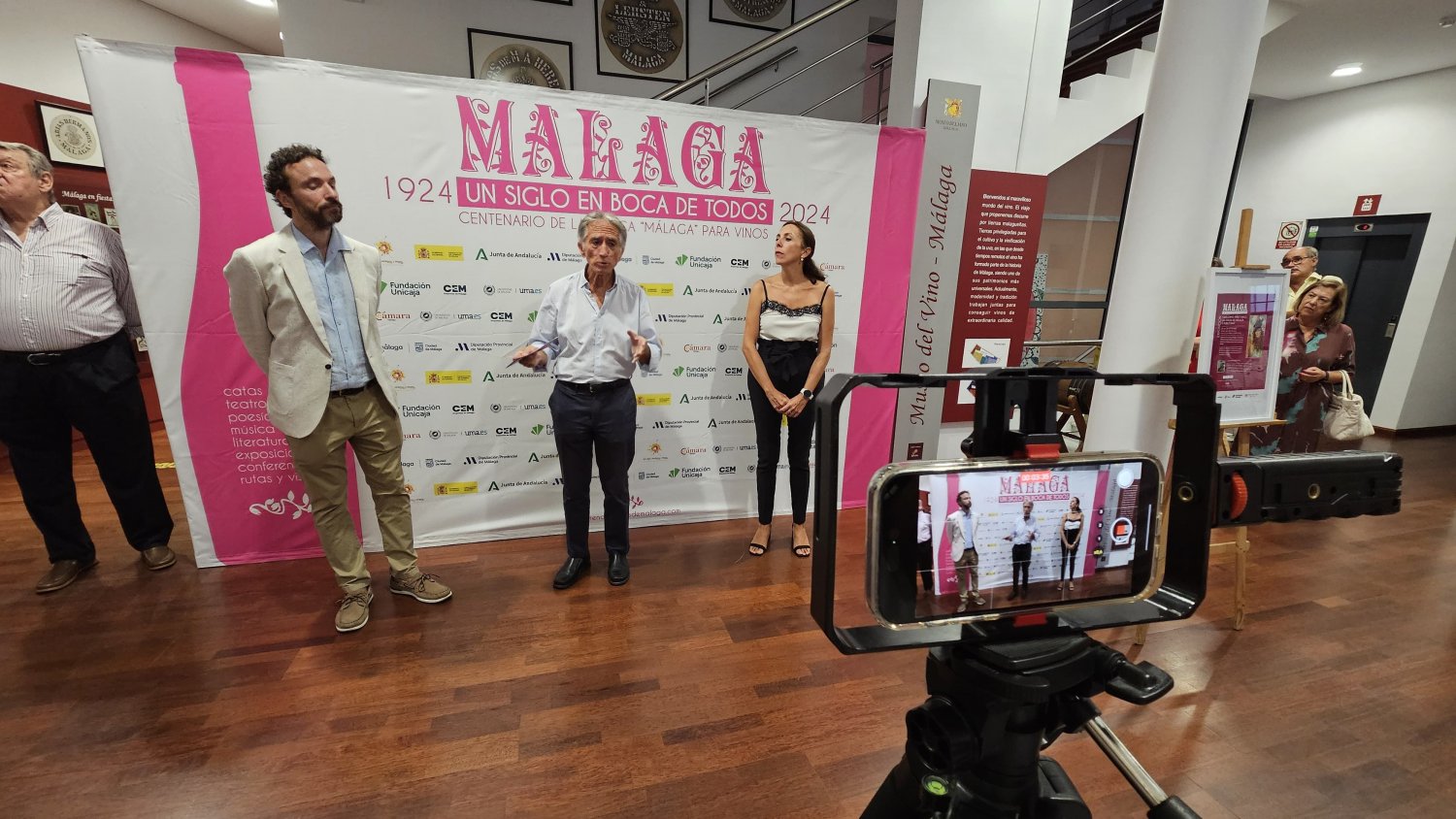 La celebración del centenario de ‘Málaga’ para  vinos continúa en septiembre con exposiciones, conferencias, catas y presentaciones