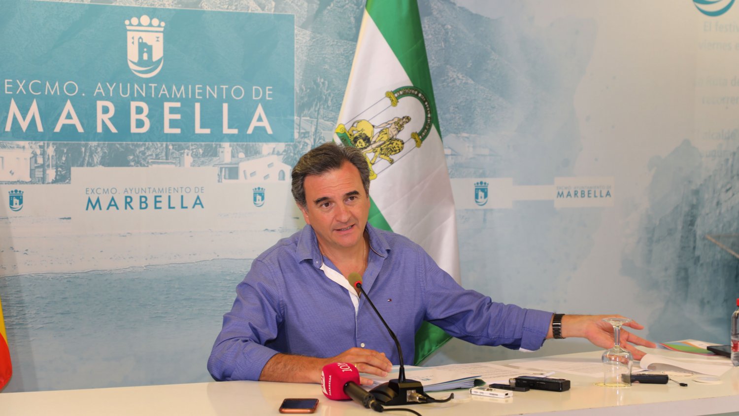 El equipo de Gobierno lamenta que el Ejecutivo central siga sin tramitar los proyectos de estabilización de las playas