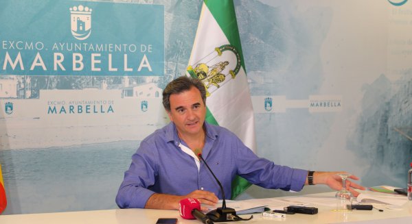 El equipo de Gobierno lamenta que el Ejecutivo central siga sin tramitar los proyectos de estabilización de las playas