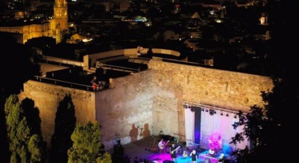 El 'Concierto de Aranjuez' inaugura la III edición del ciclo 'Pepe Romero Guitar Festival-Málaga' en el Castillo de Gibralfaro