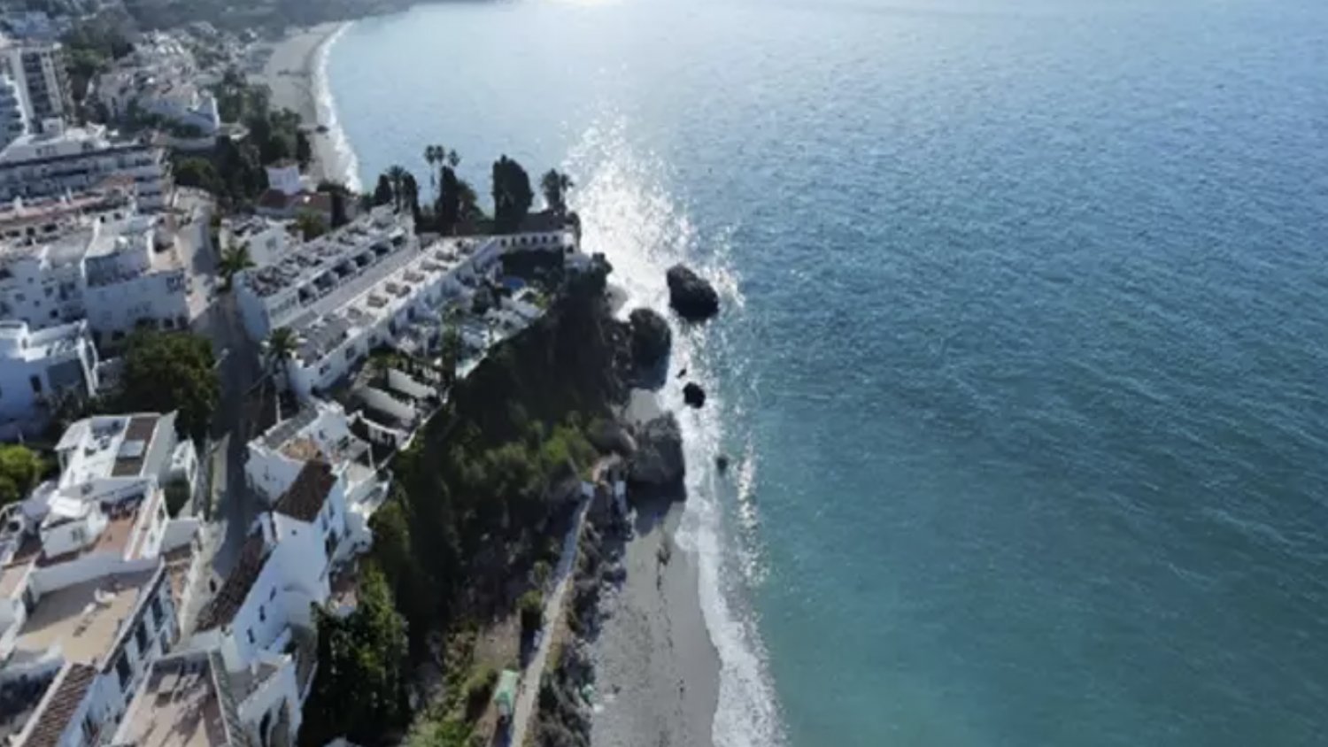 Fallece una mujer de 74 años ahogada en una playa de Nerja 