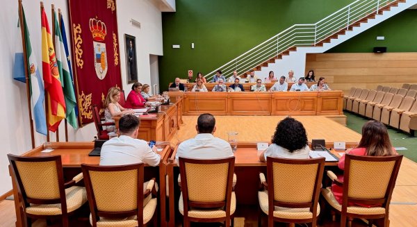 El Ayuntamiento de Torremolinos da el primer paso para implantar la zona azul y la zona verde en el municipio