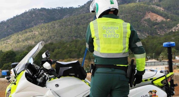 Fallece un motorista de 37 años tras caer por un terraplén en la A-367 en Cañete la Real 