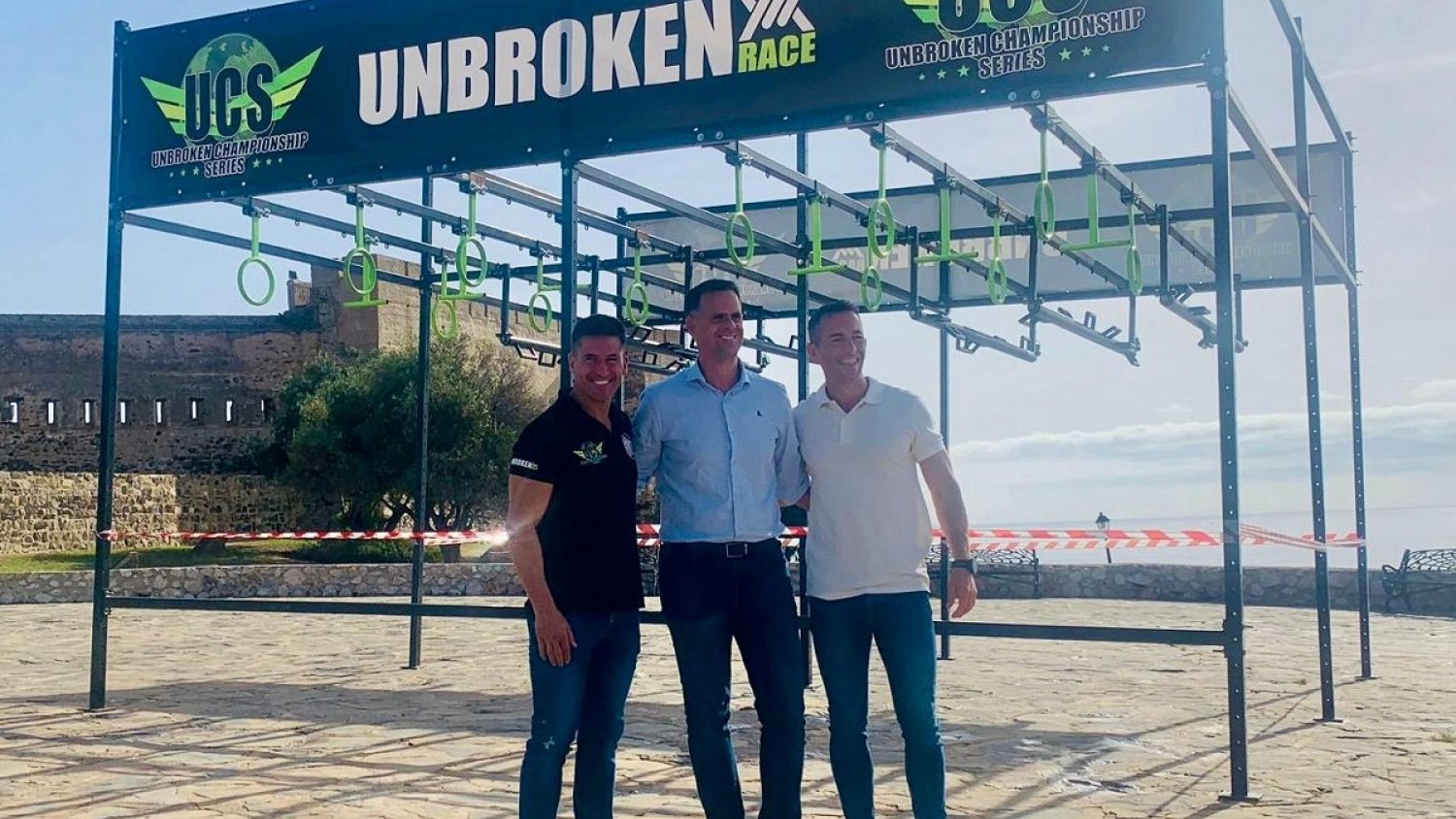 Más de medio millar de deportistas participan este sábado en la Carrera de Obstáculos 'Unbroken' de Fuengirola