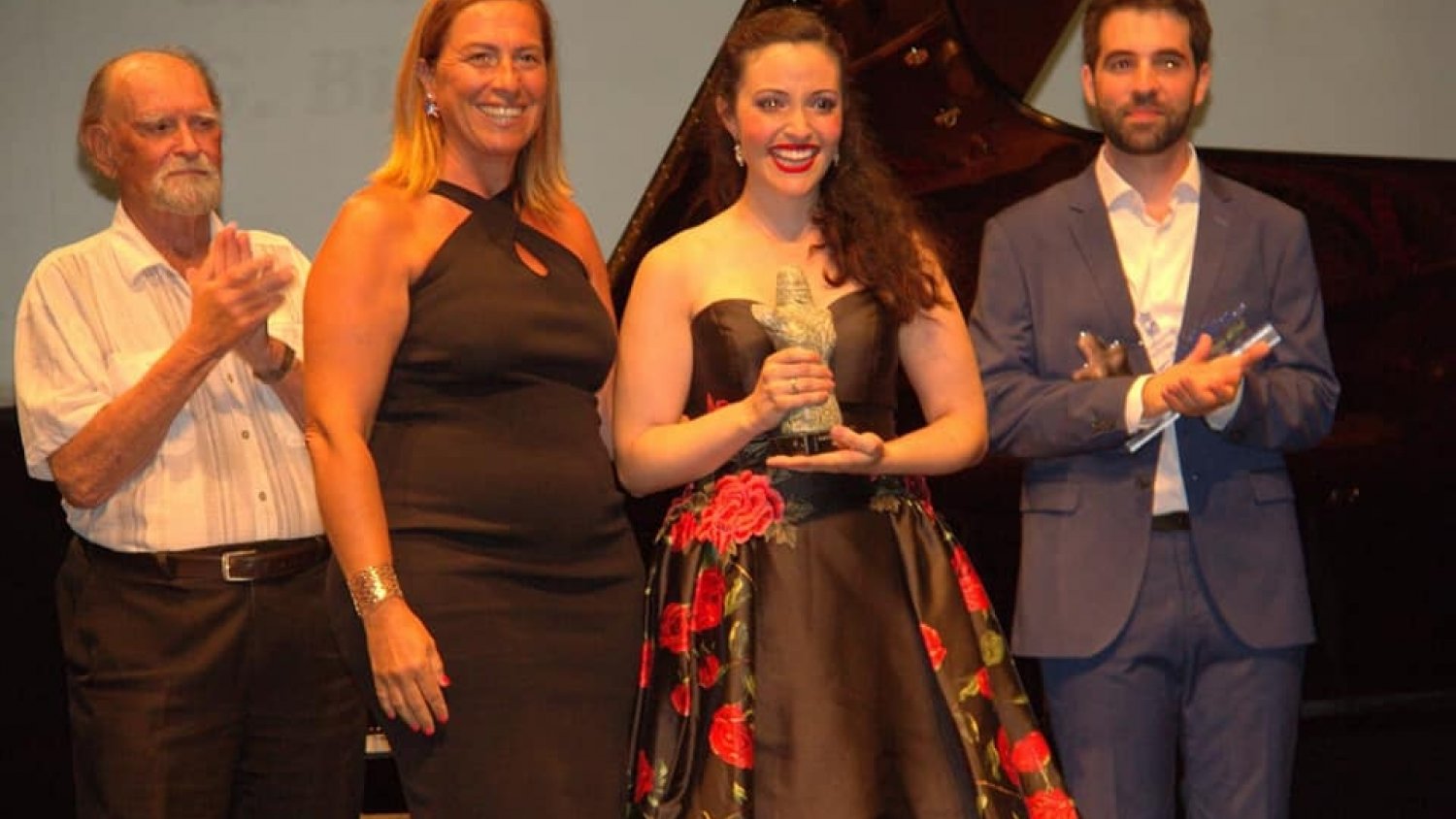 El Ayuntamiento premia a los nuevos valores de la lírica en Estepona CREA 2022