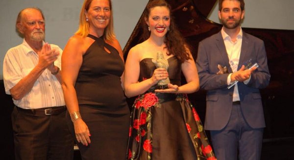 El Ayuntamiento premia a los nuevos valores de la lírica en Estepona CREA 2022