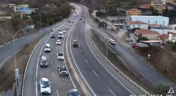 Tres accidentes han marcado la mañana del miércoles, provocando uno de ellos retenciones en Ciudad Jardín
