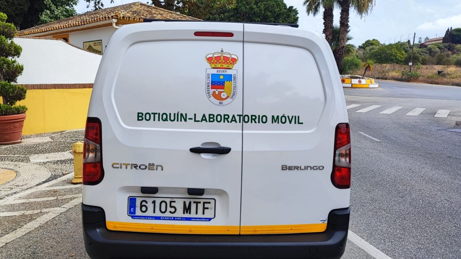 Torremolinos innova con la adquisición de un vehículo que sirve de laboratorio móvil y botiquín para animales
