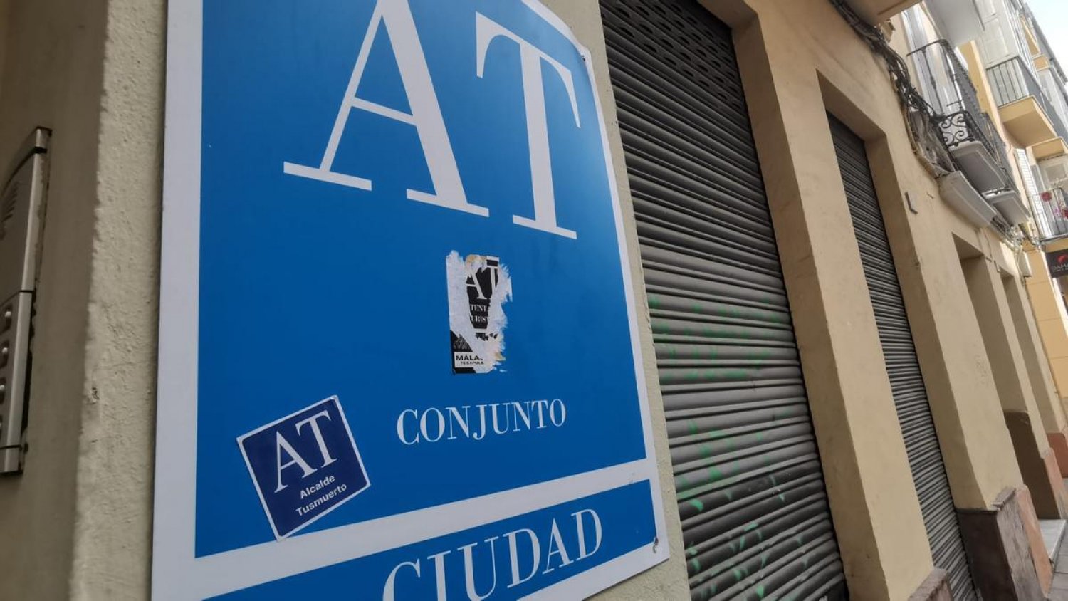 Interpuesto un recurso administrativo para que los pisos turísticos de Málaga tengan entrada independiente