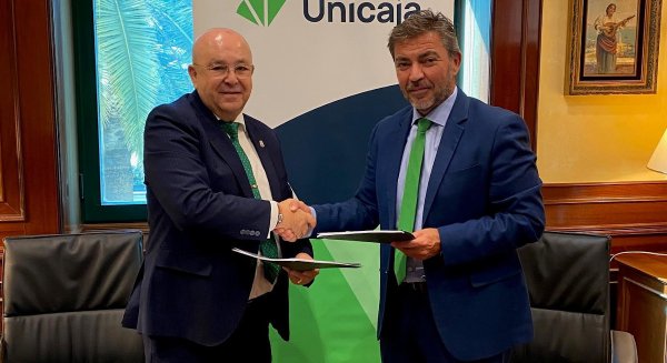 Unicaja apoya la labor de la Federación Malagueña de Peñas y de sus más de cien entidades federadas