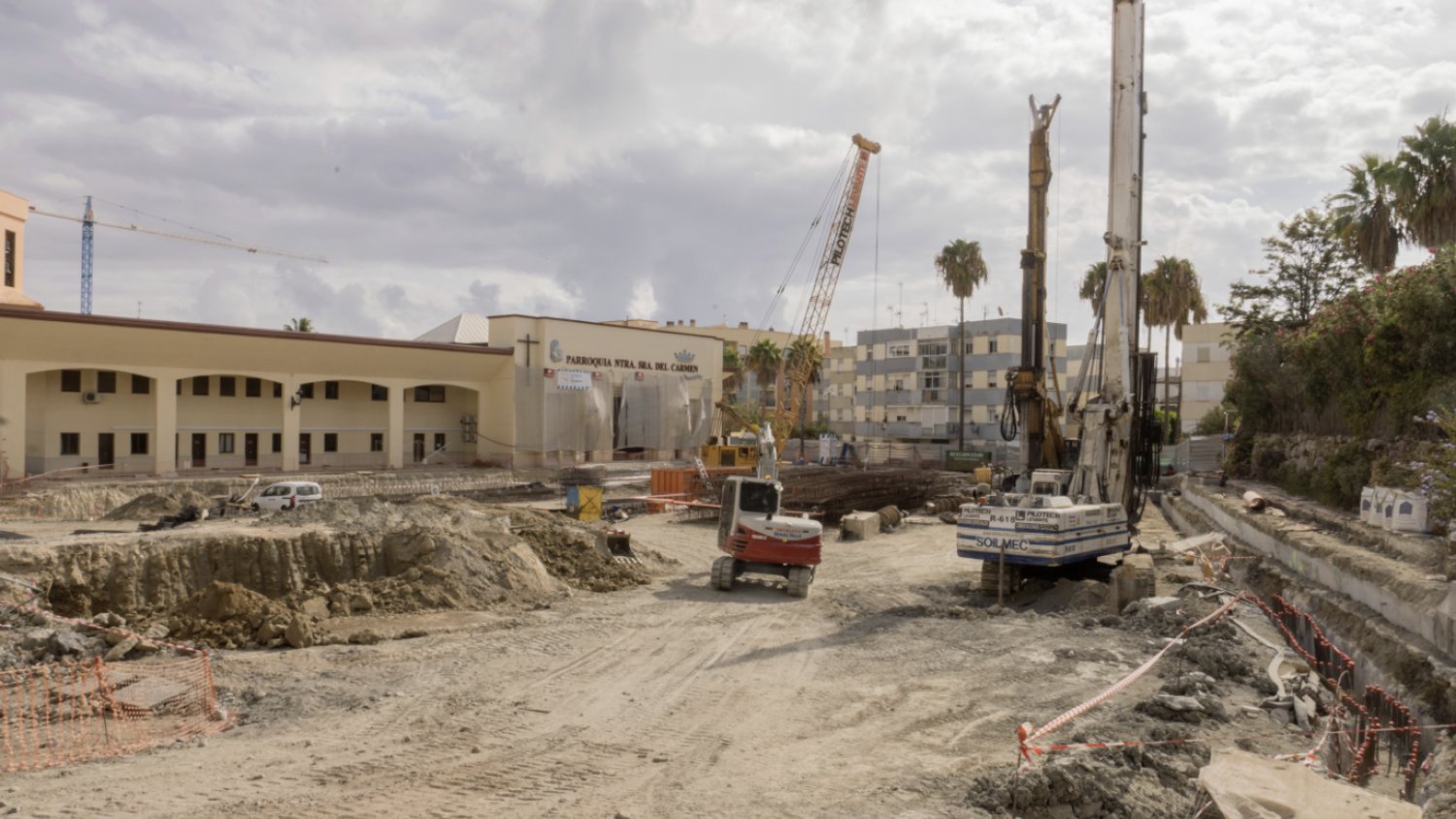 Las obras del nuevo aparcamiento público de Estepona en El Carmen concluyen su primera fase