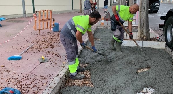 El montaje para distintos eventos de feria, entre las actuaciones del Plan Torremolinos Despega esta semana