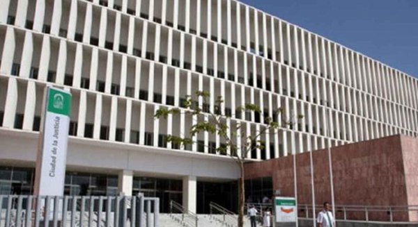 Juzgan en Málaga a un hombre por matar a otro de una puñalada tras un incidente de tráfico