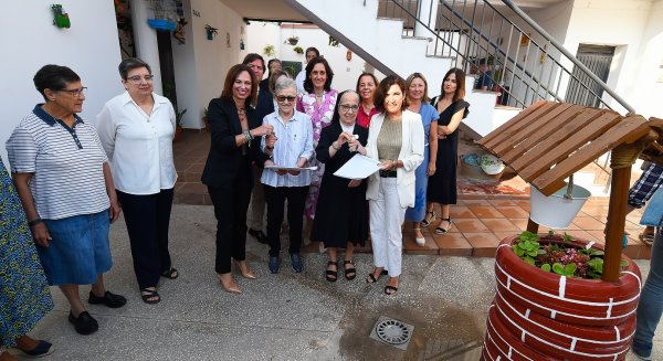 La Junta entrega dos viviendas públicas de la Trinidad para alojar a madres en riesgo de exclusión
