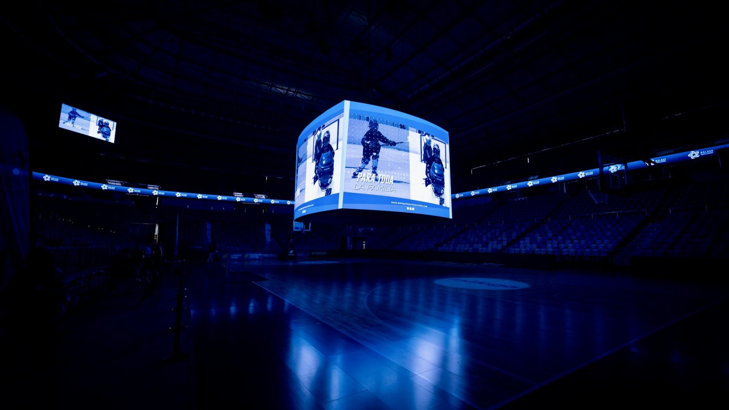 El Ayuntamiento de Málaga mejora la sonorización y renueva el videomarcador del Palacio de Deportes Martín Carpena