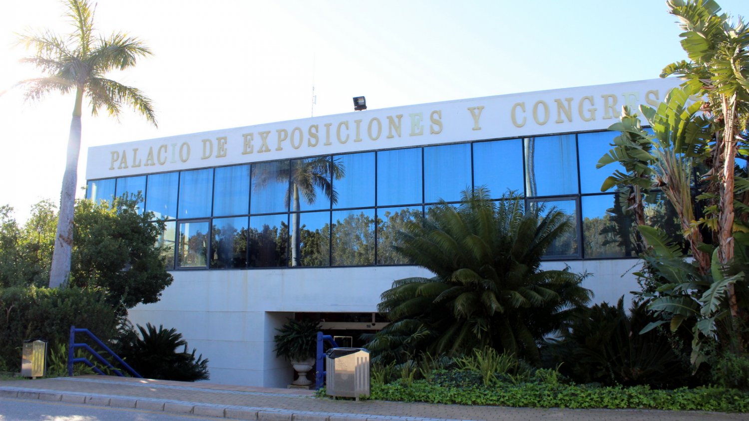 El Ayuntamiento de Benalmádena condecorará al delegado de Desarrollo Sostenible de la Junta en Málaga y a mandos policiales