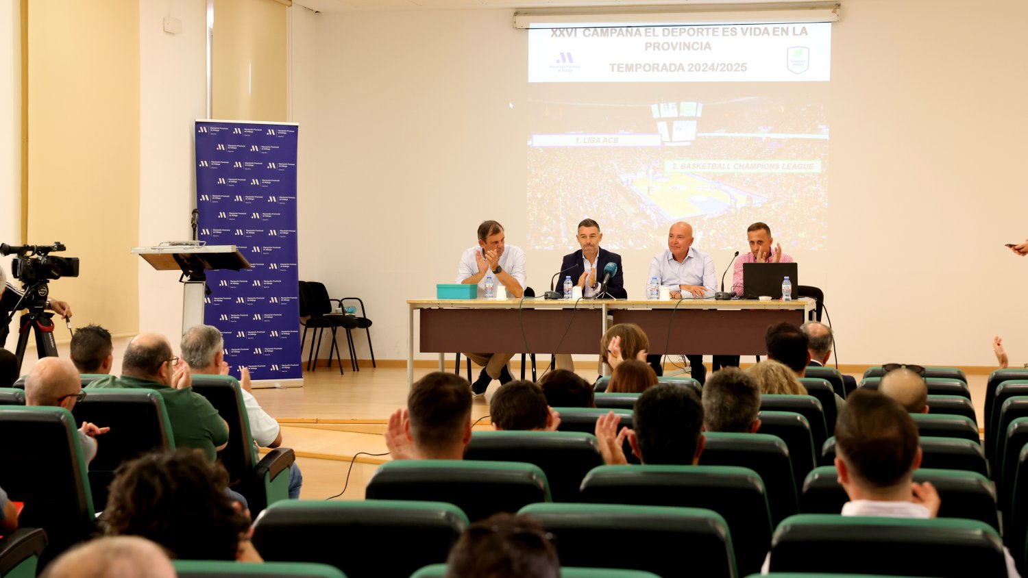 La Diputación y el Unicaja CB llevará a 2.000 malagueños de 65 municipios a los partidos del club