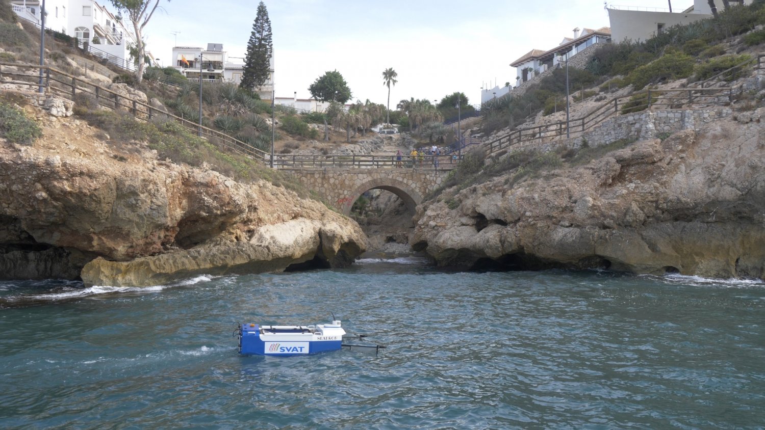 Rincón de la Victoria cerró la temporada de playas con la pionera incorporación de un dron marítimo