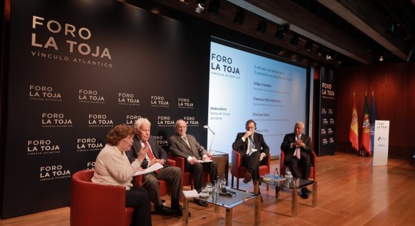El alcalde asiste hoy y mañana a la sexta edición del Foro La Toja, que inaugura esta tarde el Rey, Felipe VI