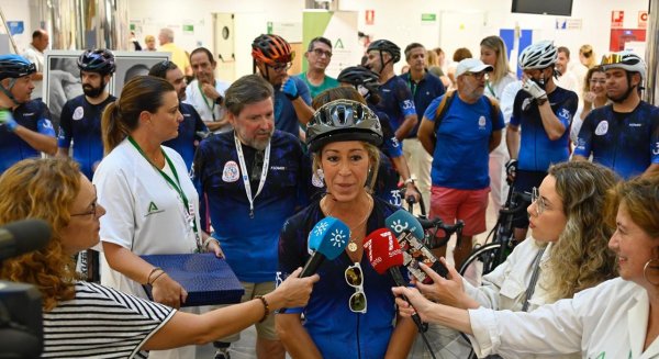 Los hospitales públicos de Málaga acogen la II vuelta ciclista hospitalaria por las Personas Ostomizadas