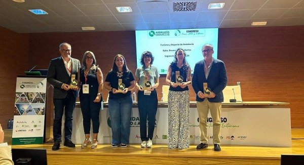 Turismo Costa del Sol recibe un premio en la Feria Tierra Adentro 2024 por su proyecto Senda Azul