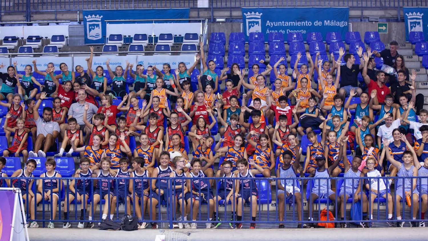 Más de 300 deportistas participan en el III Torneo Futuros Cracks-Mudanzas Santa Bárbara en el Pabellón Alfonso Queipo de Llano