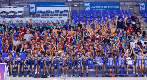 Más de 300 deportistas participan en el III Torneo Futuros Cracks-Mudanzas Santa Bárbara en el Pabellón Alfonso Queipo de Llano