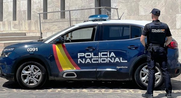 La Policía Nacional localiza armas de guerra en un vehículo intervenido en Marbella