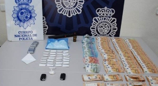 Detenidos un padre y su hijo dedicados al menudeo de droga en Estepona