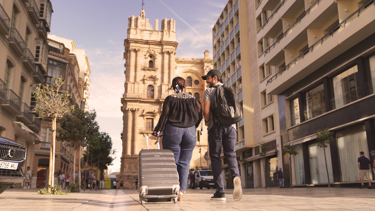 Aehcos denuncia que los malagueños pagarán un 4,8% más por sus vacaciones en Andalucía con la tasa turística