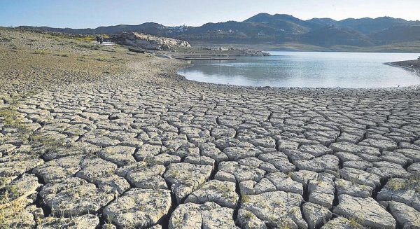 Málaga se enfrenta a nuevas restricciones en el uso del agua por la situación de sequía de sus pantanos