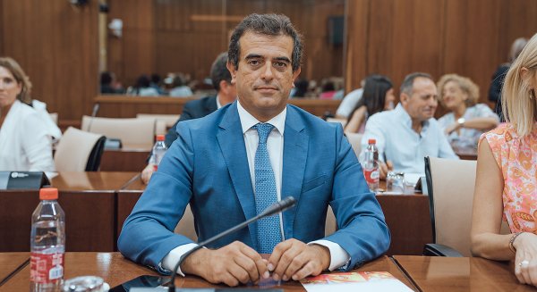 VOX lleva al Parlamento de Andalucía los recortes en el servicio de pediatría en Teba