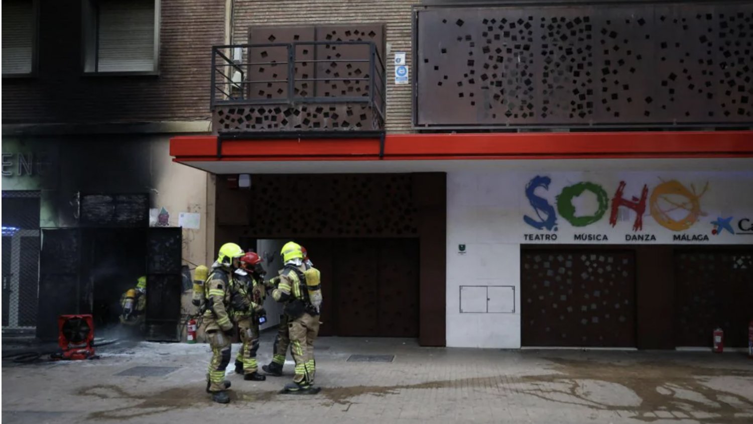 Incendiado un local junto al teatro de Antonio Banderas en Málaga capital
