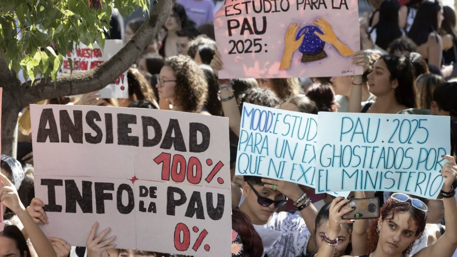 Estudiantes de toda España se manifiestan para conocer el nuevo modelo de de la PAU
