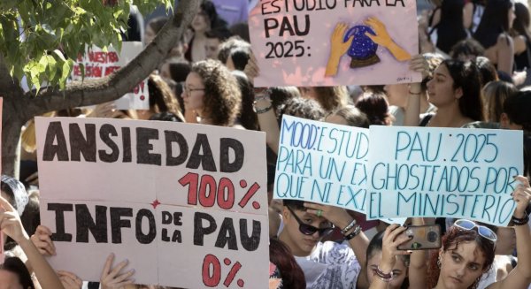 Estudiantes de toda España se manifiestan para conocer el nuevo modelo de de la PAU