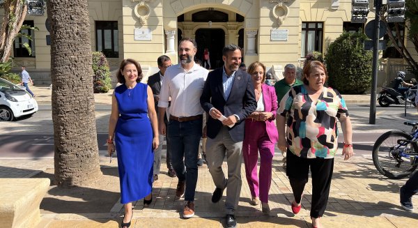 El PSOE acusa a De la Torre de 'negligencia' por no respetar el PGOU de 2011 para frenar la proliferación de pisos turísticos