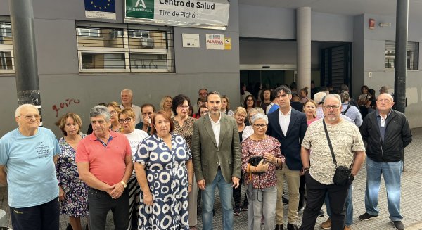El PSOE llevará al Ayuntamiento las quejas de 'miles de malagueños afectados por las colas en la sanidad pública'