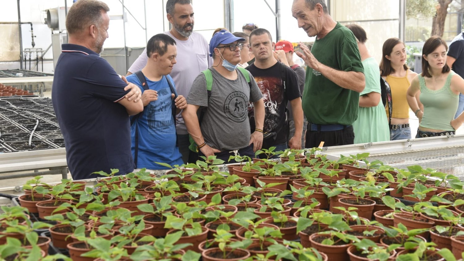 La Asociación Down Málaga acude a una visita al Vivero Municipal Los Pinares de Torremolinos