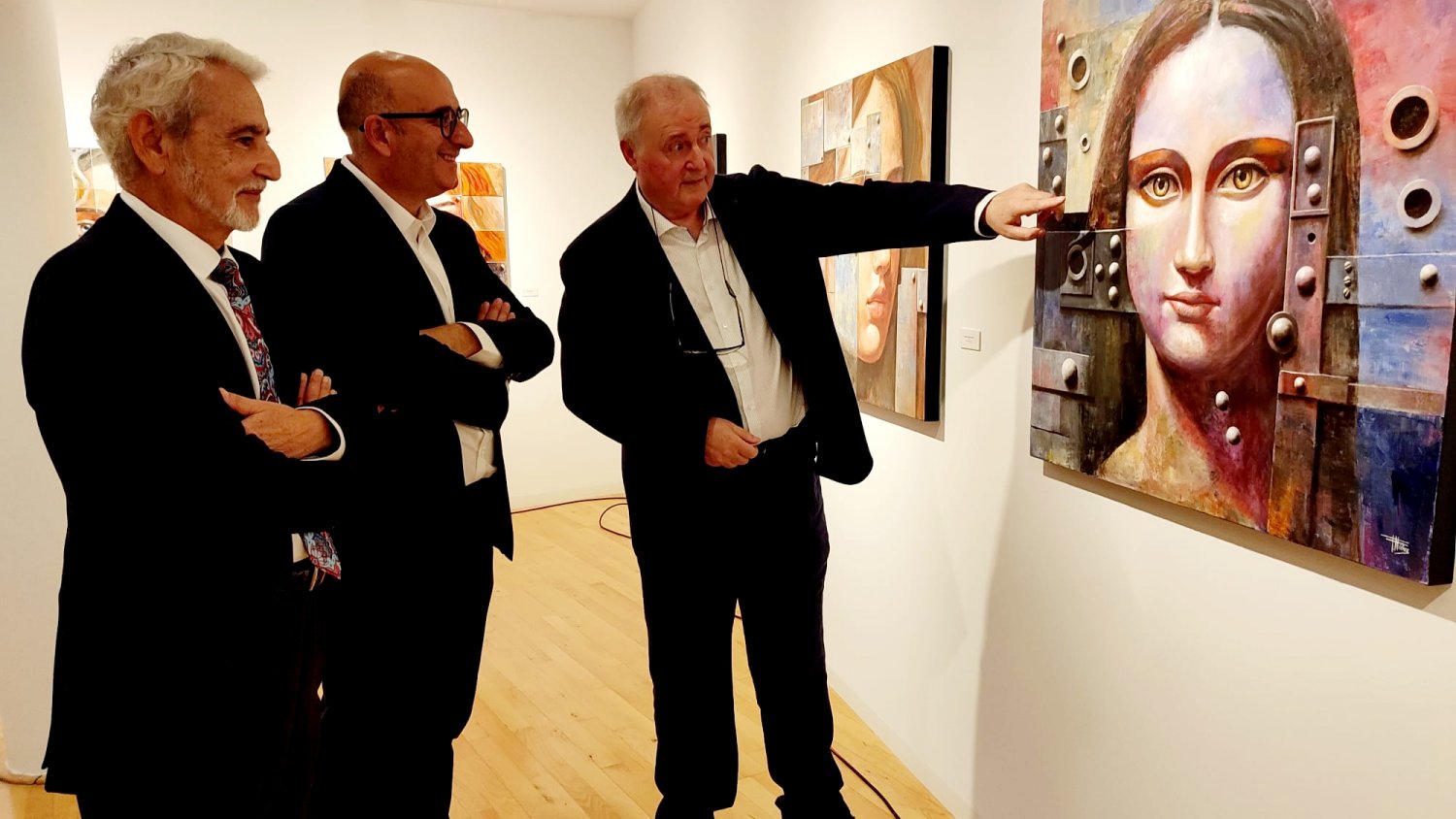 El MVA acoge ‘Miradas cuadradas’, una muestra de pintura con la que Fernando Núñez continúa explorando la IA generativa