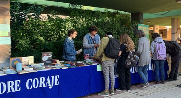 Varios centros de la UMA celebran un mercadillo solidario de libros