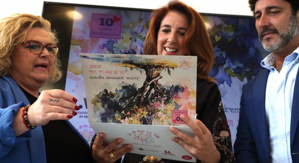 La Diputación de Málaga colabora un año más con la asociación 'Un sí por la vida' imprimiendo su calendario solidario