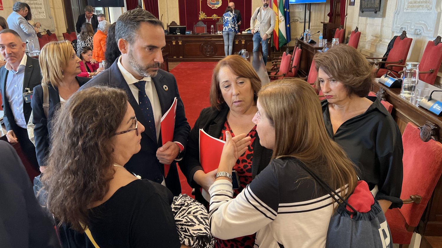 El PSOE denuncia que De la Torre se opone al tercer hospital, a la apertura del Pascual y más contrataciones de sanitarios