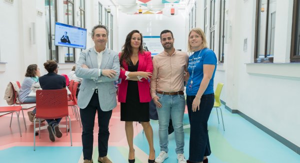 El Ayuntamiento de Málaga y Fundación Telefónica impulsan 'Reconectados' para reducir la brecha digital en mayores