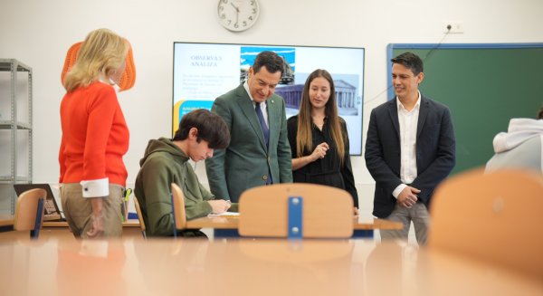 Moreno inaugura el IES Cilniana de Las Chapas, que da cobertura a 600 alumnos tras quince años de espera