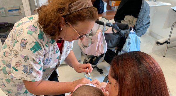 Más de 5.000 lactantes inmunizados en Málaga contra el Virus Respiratorio Sincitial desde que se inició la campaña