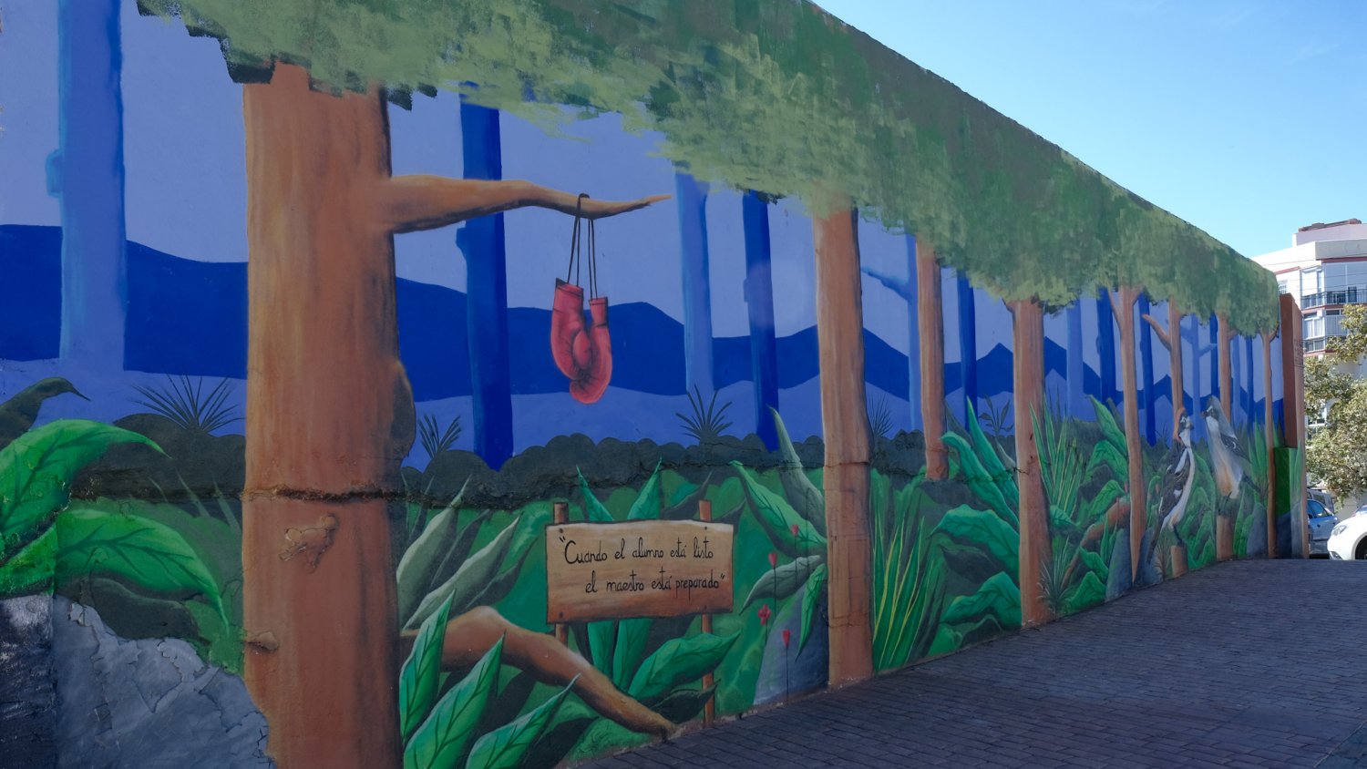 Tres nuevos murales de arte urbano decoran fachadas y muros en Campanillas y el Cementerio de San Miguel