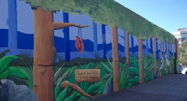 Tres nuevos murales de arte urbano decoran fachadas y muros en Campanillas y el Cementerio de San Miguel